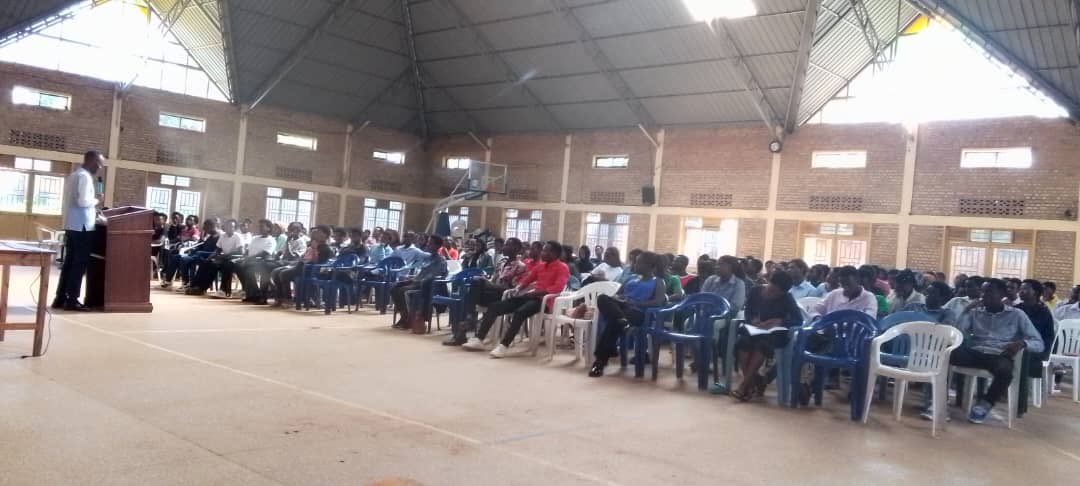 Kigabiro Sector (@sectorkigabiro) on Twitter photo Kigabiro Sector.
Mu Cyanya cya ST ALOYS, kuri iki gicamunsi twakiriye Nyakubahwa Vice Mayor Ushinzwe iterambere ry'ubukungu ari gutanga ikiganiro ku Mateka y'isenyuka ry'Ubumwe bw'Abanyarwanda n'ingaruka byagize ku Rwanda.
<a href="/PudenceR/">Pudence RUBINGISA</a> <a href="/RadjabM/">Radjab Mbonyumuvunyi</a> <a href="/rrkagabo/">Richards RK</a> <a href="/KarangwaUmutoni/">Umutoni Karangwa</a> Kigabiro Sector.
Mu Cyanya cya ST ALOYS, kuri iki gicamunsi twakiriye Nyakubahwa Vice Mayor Ushinzwe iterambere ry'ubukungu ari gutanga ikiganiro ku Mateka y'isenyuka ry'Ubumwe bw'Abanyarwanda n'ingaruka byagize ku Rwanda.
<a href="/PudenceR/">Pudence RUBINGISA</a> <a href="/RadjabM/">Radjab Mbonyumuvunyi</a> <a href="/rrkagabo/">Richards RK</a> <a href="/KarangwaUmutoni/">Umutoni Karangwa</a>