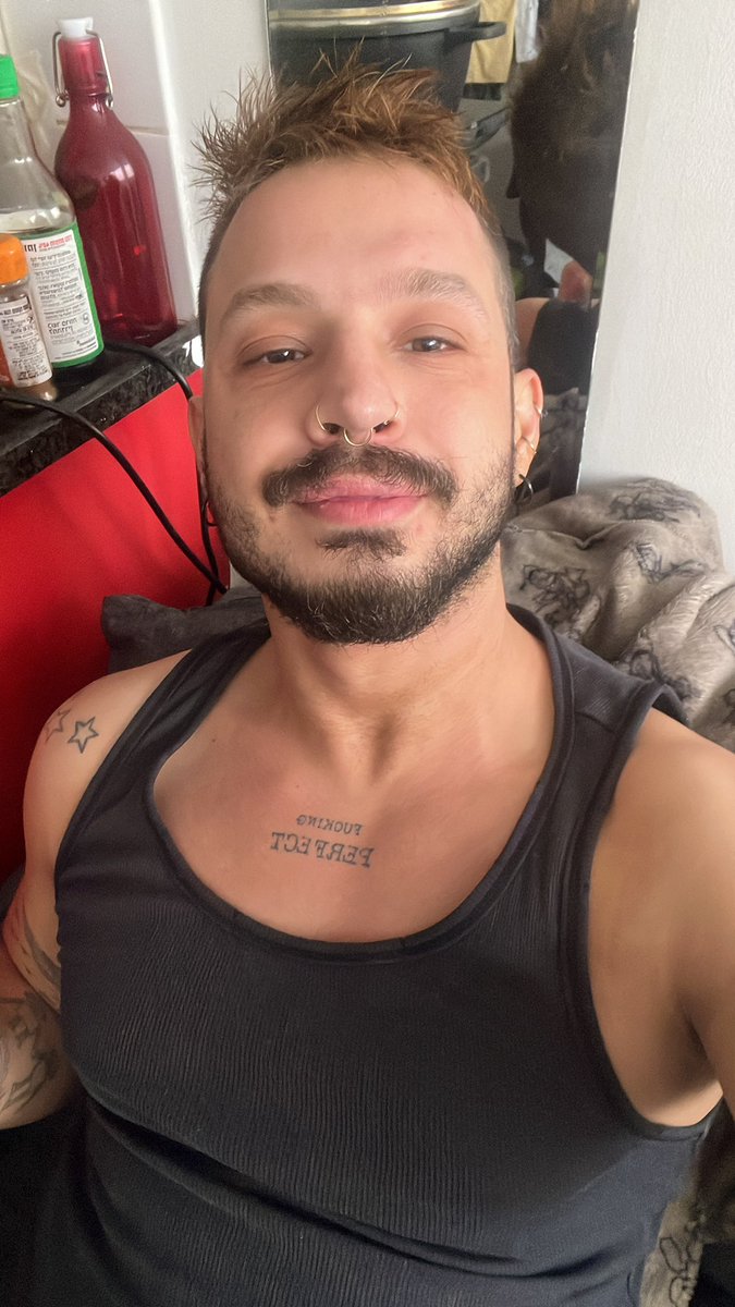 PJew's tweet image. העייפות גמרה אותי והיום רק התחיל 

מה יהיה 

#פידגייז #עייפות #יוםארוך #פידסקסי