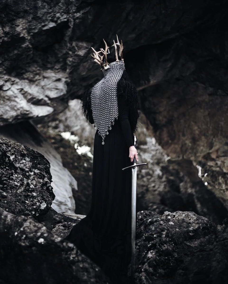 It’s #fiadhfriday, &amp; everything is 50% with code “bekind”!

Elven Sorrow - The Sorrow of the Elves (CS)
Dol Guldur - Dol Guldur (CS)
mel·lon - elena (CS)

fiadh.bandcamp.com
📷: Jay Flokker