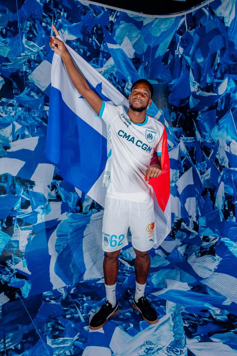 🇵🇦 𝗦𝗔𝗟𝗦𝗔 𝗣𝗔𝗟 𝗣𝗘𝗦𝗖𝗔𝗢 🇵🇦

El Premio ‘Mejor Jugador Panameño en el Extranjero 2024’ fue para <a href="/Amir_Murillo62/">AM62👽</a> 🌟🔝

El máximo icono panameño de este 2024 <a href="/AFUTPA/">Asociación de Futbolistas Profesionales de Panamá</a> ❤️