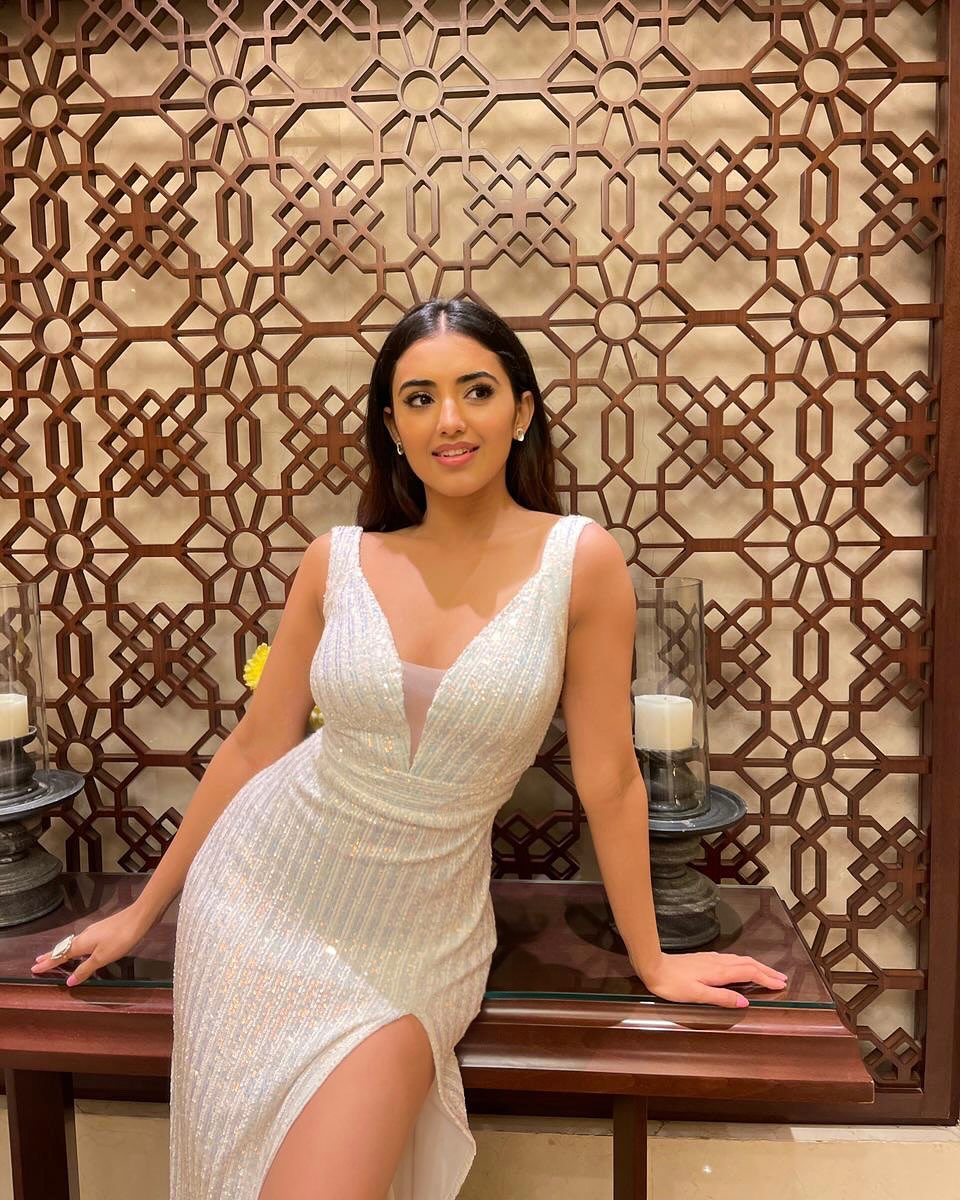 GfzwRyDWAAAUFcL?format=jpg&name=medium