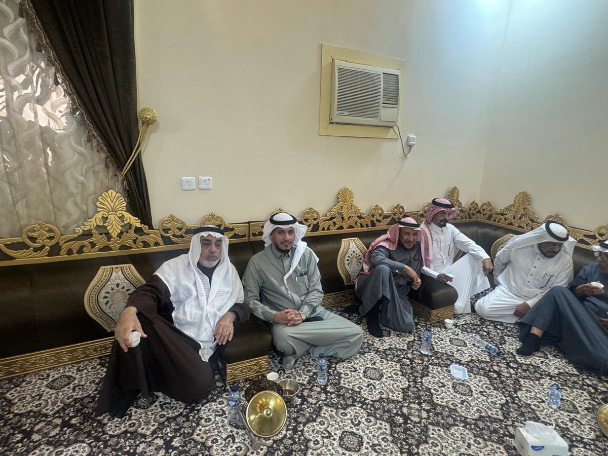 kl1oo's tweet photo. الشيخ   حامد بن علي الحرقان ولجنة اعضاء عتق رقبة # فيصل_عواض_الحربي   في زيارة للشيخ  محمد إبراهيم الطيير البدراني https://t.co/joMh7aB3Uz