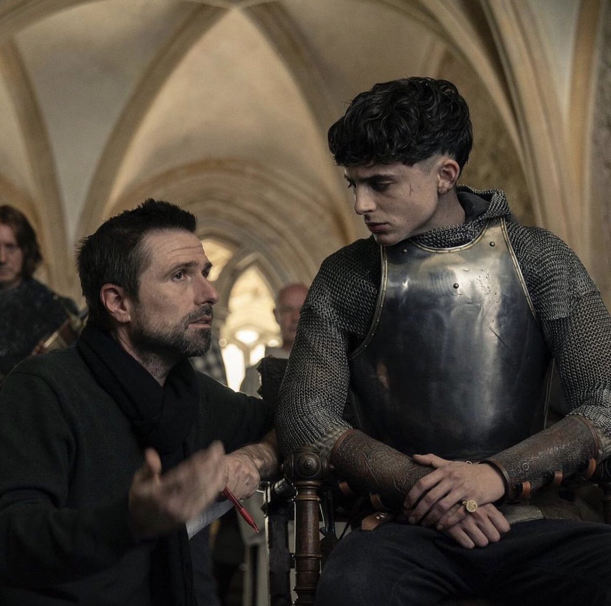 RealEmirHan's tweet photo. Did you know: Timothée Chalamet looked so cold while just listening to director David Michöd on set of The King, they used that picture for the main movie poster https://t.co/TpoIWspWPQ