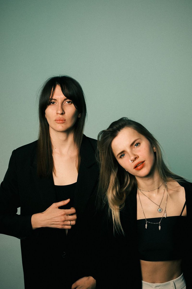 с младшим братом