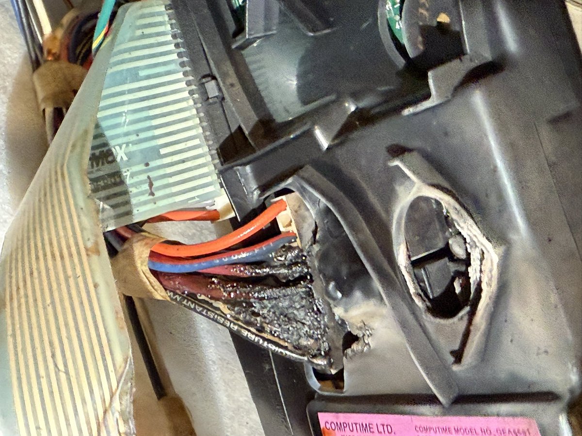 Pretty sure this is not expected behavior of any kitchen appliance at any age 🔥<a href="/GE_Appliances/">GE Appliances</a>