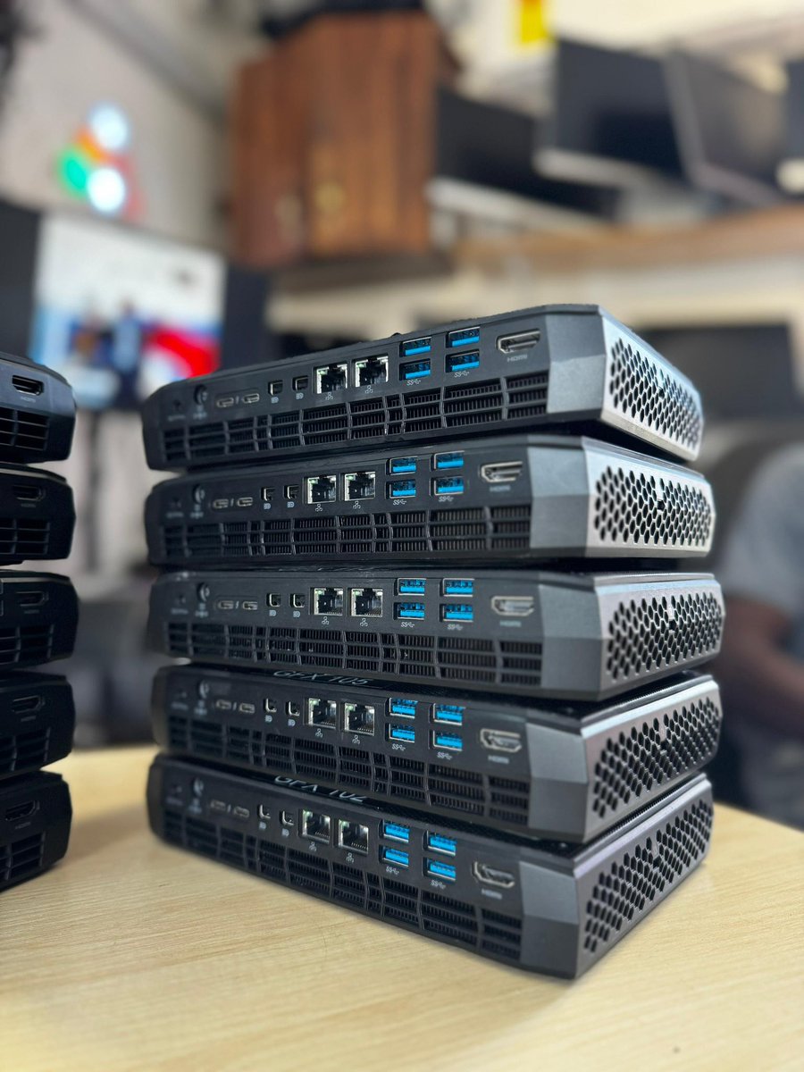 DansoPhilip10's tweet image. NUC GAMING  Mini PC

  Core i7 8705G 3.1GHZ  8th Gen , DDR4 16GB RAM ,Radeon RX Vega M GL  4GB   Graphics,512GB M.2,  AC WiFi BT4.2 HDMI Mini DisplayPort Thunderbolt 3 13x USB Ports

FC  25 INSTALLED

5500gh Christmas promo