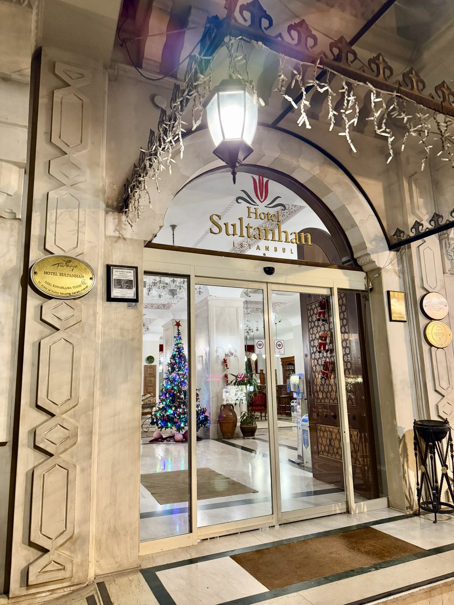SashaEats's tweet photo. Our hotel in Istanbul, Turkey 🇹🇷 

🏨 Sultanhan Hotel 

#SashaInTurkey #SashaStays #Istanbul #Turkey #travel #Турция https://t.co/zA6sCAGrSA