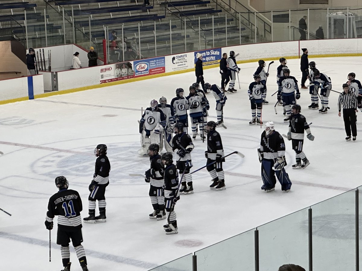 Athletics_DHS's tweet image. Winner!!!
Congrats Seniors!!