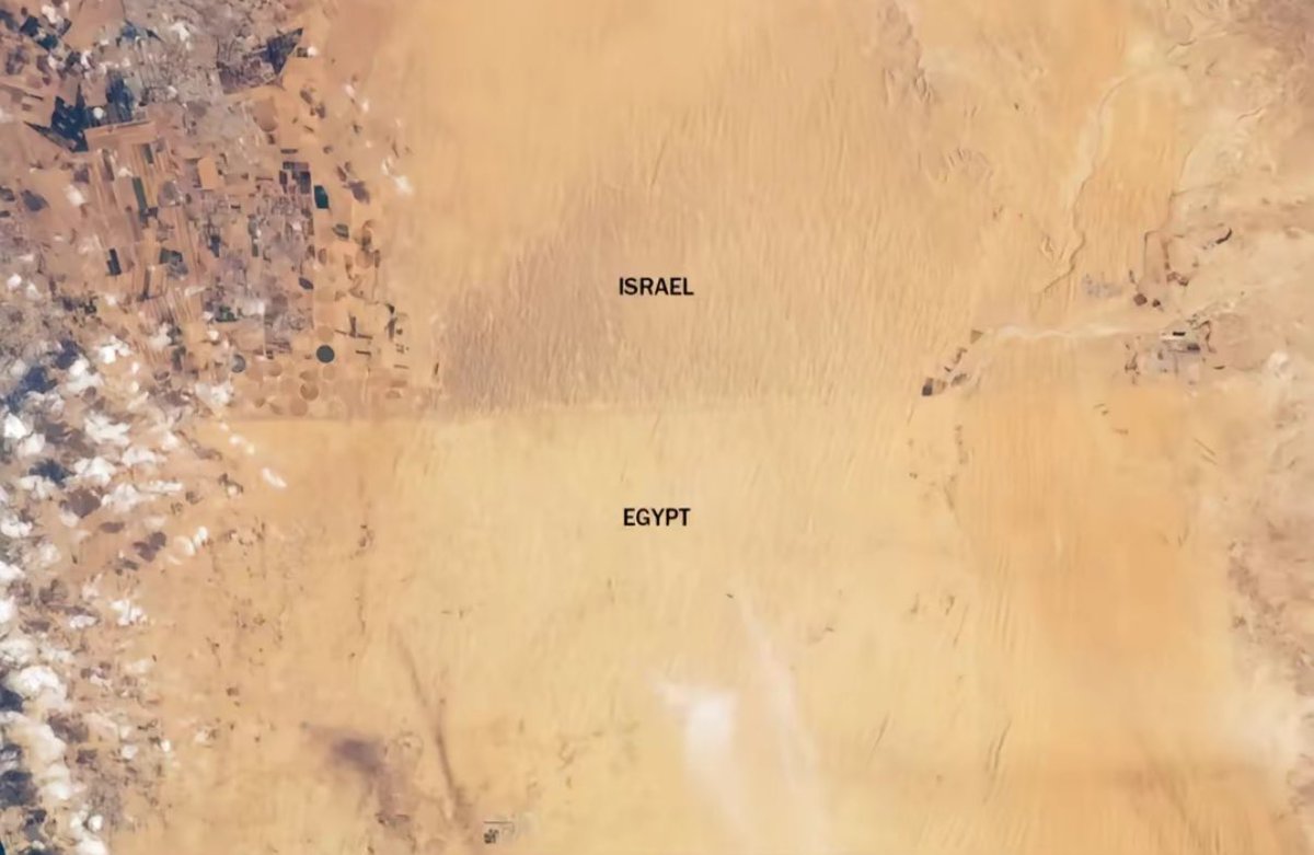 ExplainingAll's tweet image. International borders seen from space 🤯