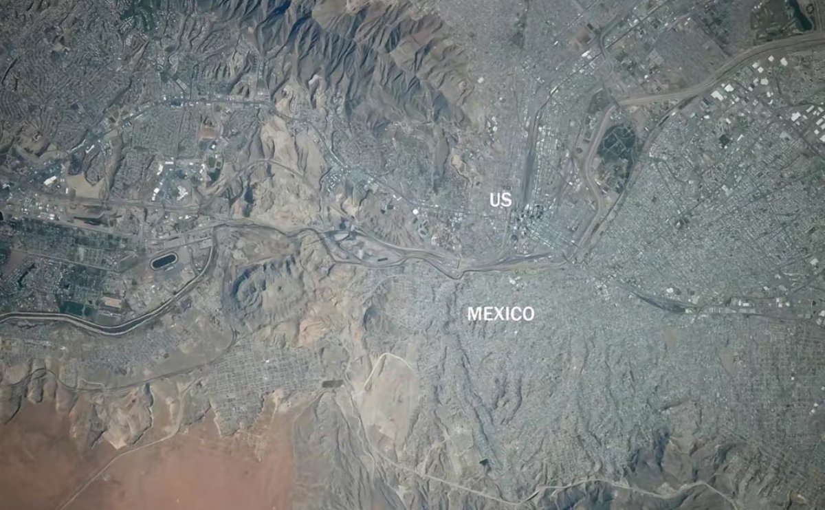 ExplainingAll's tweet image. International borders seen from space 🤯