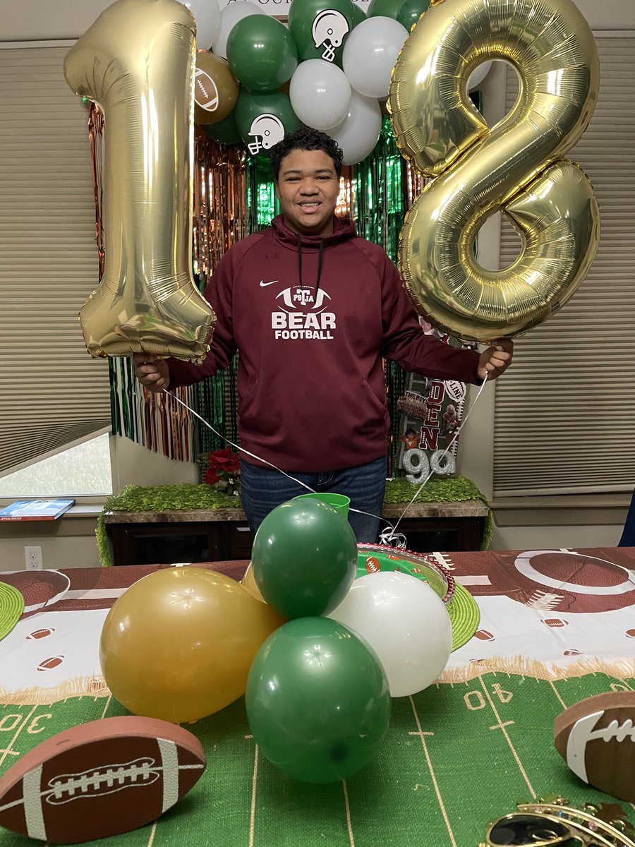 Crysjames05 tweet media