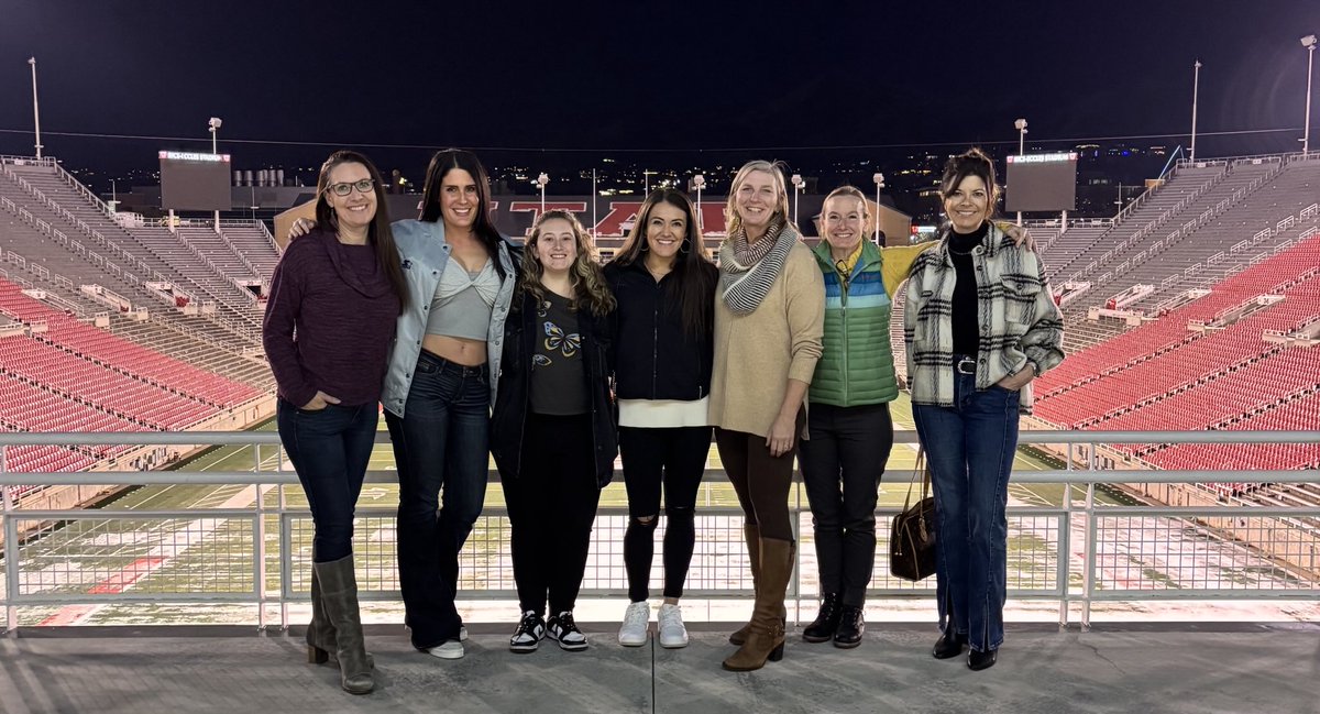 adonsports's tweet photo. Amazing night with women who donโt just love sports, they ARE sports! #womeninsports #sheplayshere https://t.co/9Sh4SKwgat