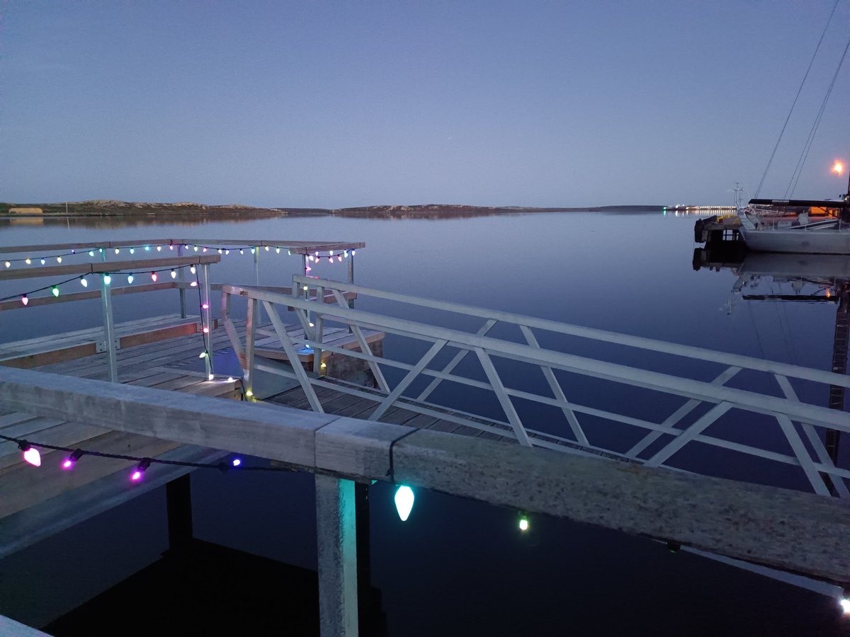 Such a still night tonight in Stanley. 🇫🇰