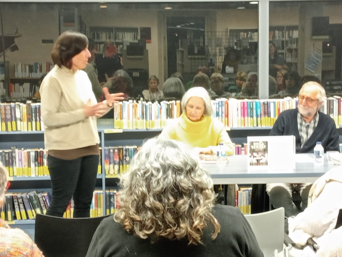 A Calonge,  presentant el llibre de Rosa Sensat. No el teniu, encara?