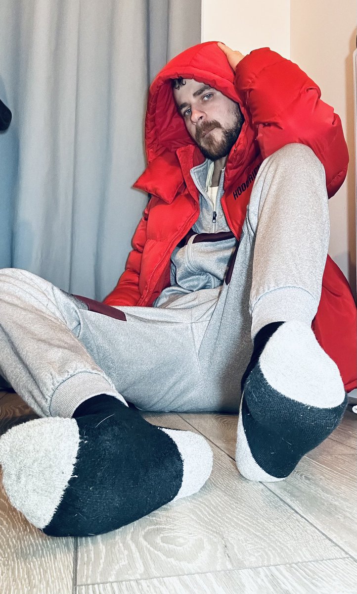 LiamSmiler69's tweet photo. 😜😜 what we doing? #gay #gayuk #britishgay #britishman #chav #scally #scallylad #bwc #bigdick https://t.co/1uqJcbXOvF