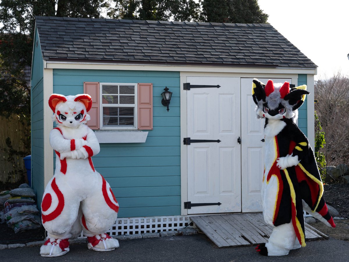 站街，什么也不卖，纯挡道，挪一次20
#FursuitFriday 

📷:<a href="/qingfeng2190/">清风🔜🇨🇦</a>