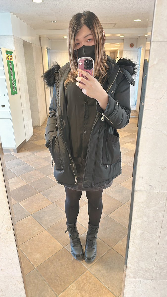 ToplessNein's tweet image. 咳とまらないわ😭