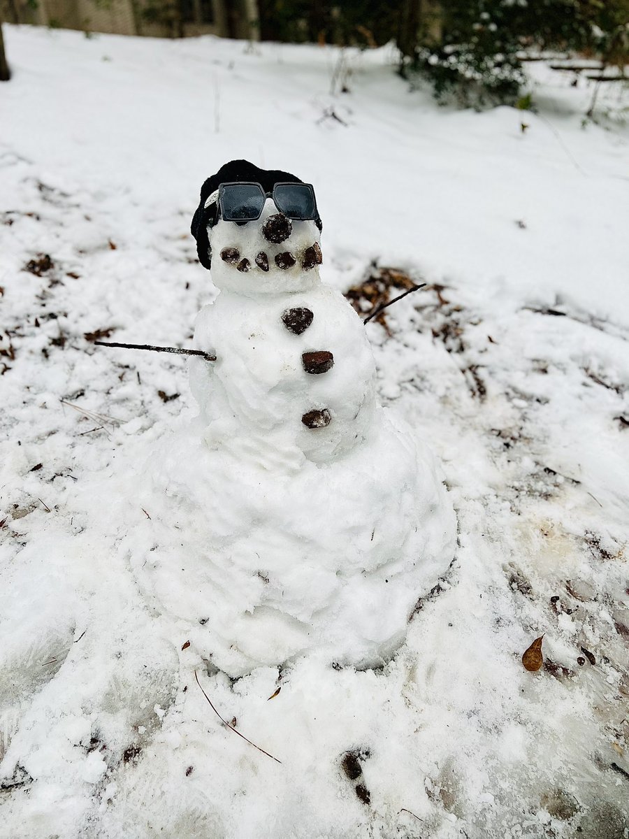 Made Tweezy the snowman today 😂😂⛄️