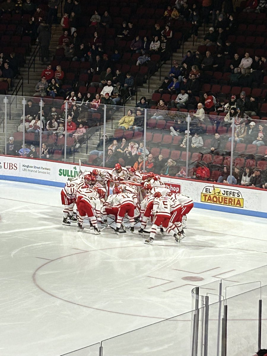 BU_FoH's tweet photo. Time to kick off the second half of the season! @TerrierHockey vs UVM #DogsVsCats #GoBU ๐พ๐๐ดโช๏ธ https://t.co/zauTww7g8F