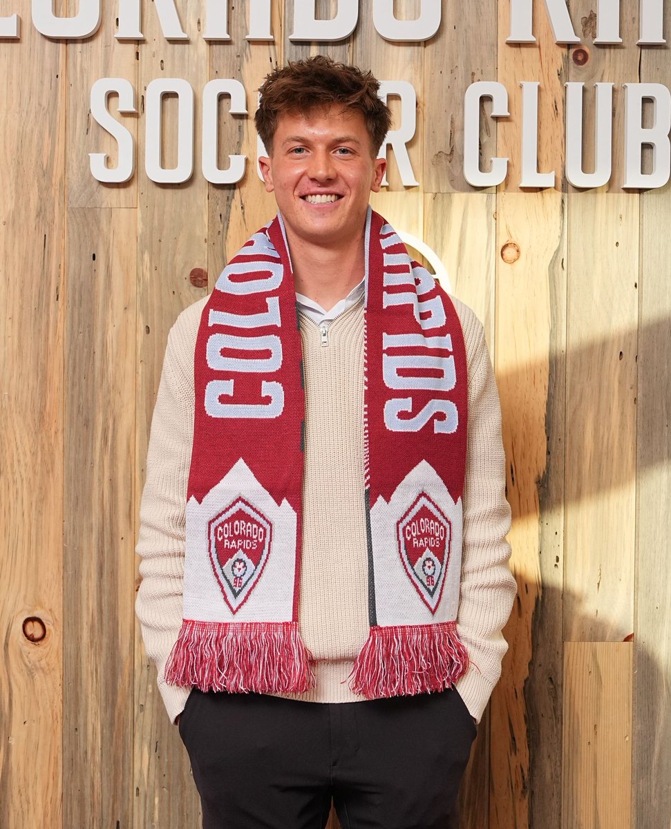 Raise it high for the Burgundy and Blue 🧣

#Rapids96 | <a href="/sambassett__/">Sam Bassett</a>