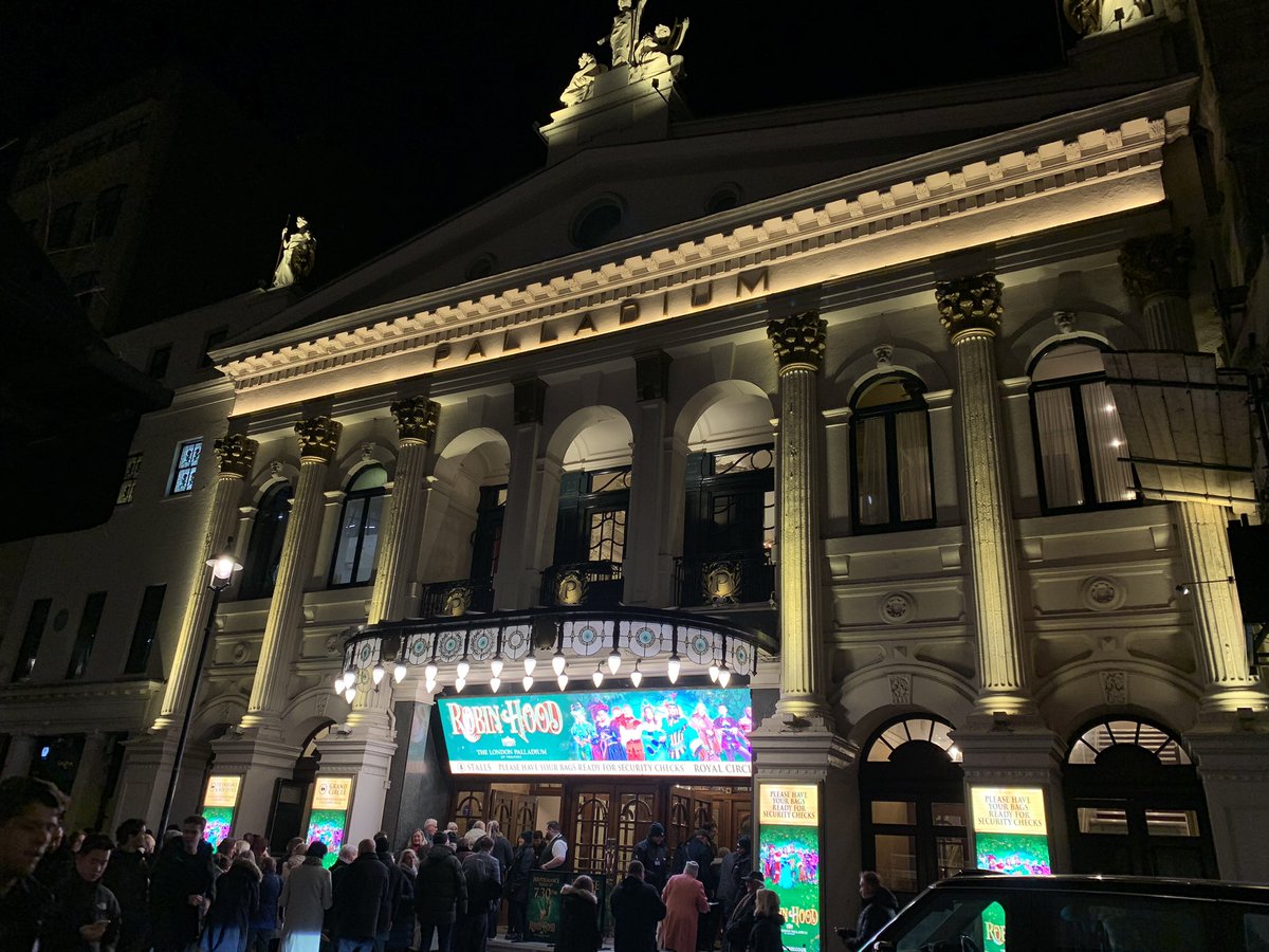 Wow!!  What an absolutely amazing show!  Laughter from beginning to end!  @PaulZerdin12 <a href="/Rob_Madge_02/">Rob Madge</a> <a href="/TheJaneMcDonald/">Jane McDonald</a> <a href="/JulianClary/">Julian Clary</a> <a href="/Charlie_Stemp/">Charlie Stemp</a> <a href="/T0SHEE/">TOSH</a> <a href="/marishawallace/">Marisha Wallace</a> and the unbelievable #NigelHavers you were all brilliant!  I have never laughed so much in a long time ❤️🏹