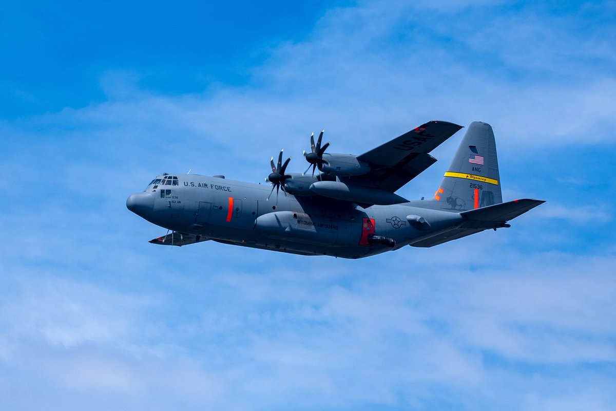 #NationalFireNews: The <a href="/forestservice/">USDA Forest Service</a> has activated 8 @DeptofDefense C-130 aircraft equipped with MAFFS to assist with battling wildfires in Southern California. The aircraft are joining municipal, county, state and federal agencies fighting wildfires in the Greater LA area.