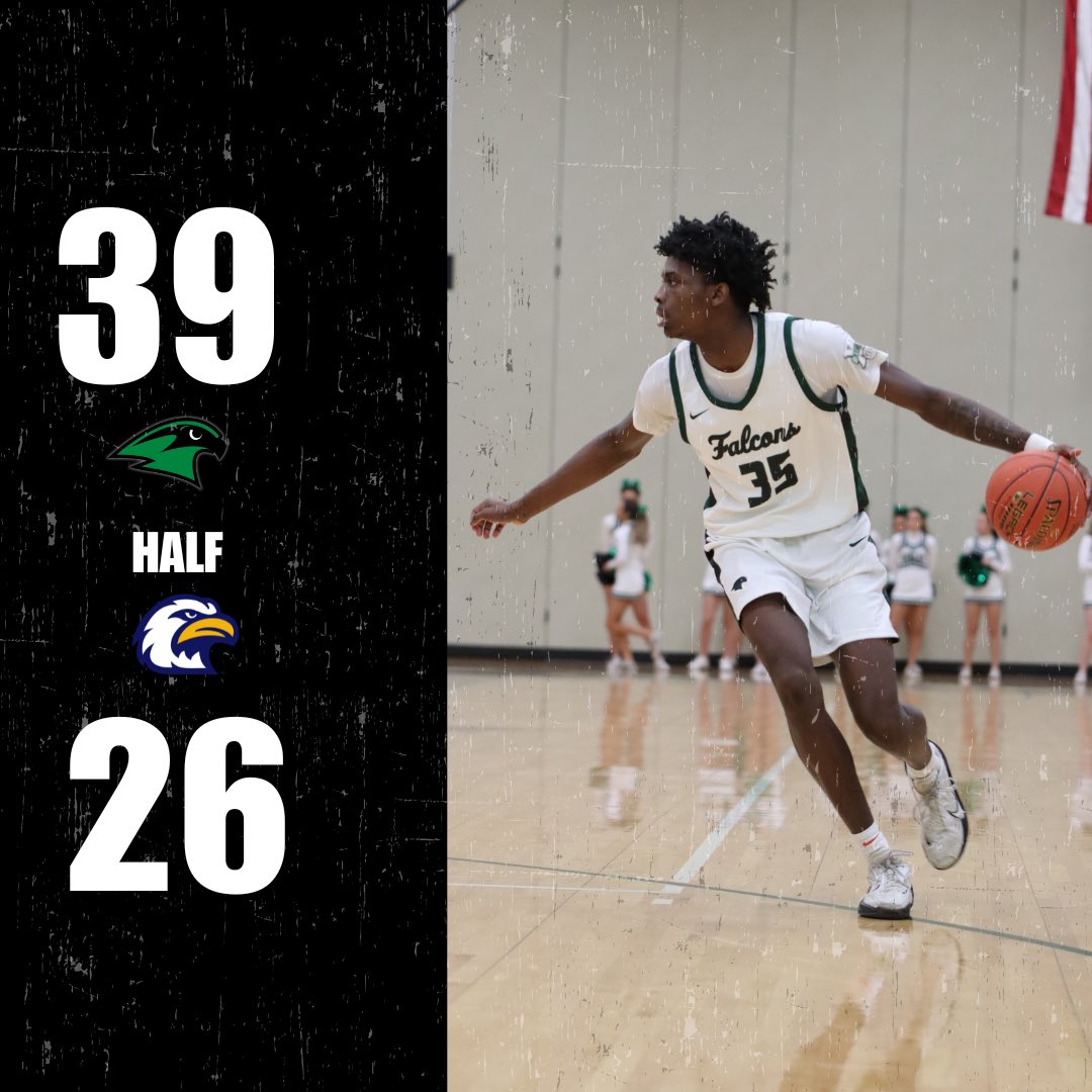 Staley with the lead over Liberty North at halftime🏀