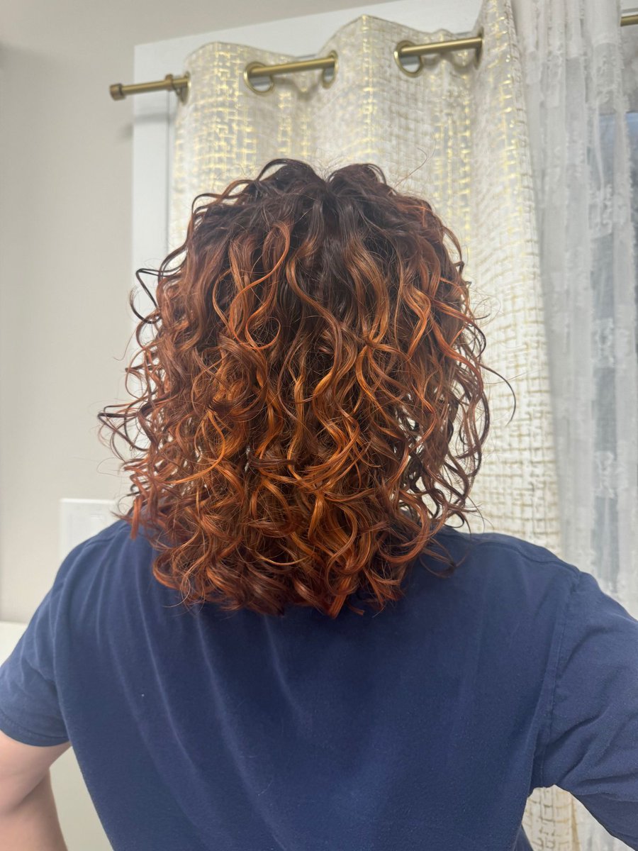 Salon224Curls's tweet image. Fiery, bold, and full of life 🔥✨ Red curls are always a showstopper, and we’re here for the volume and vibrance! Ready to embrace your own stunning shade? Let’s create your dream curls at 224 Curls Studio. 💇‍♀️❤️ 

#CurlsUnleashed #RedHairDontCare #Curls