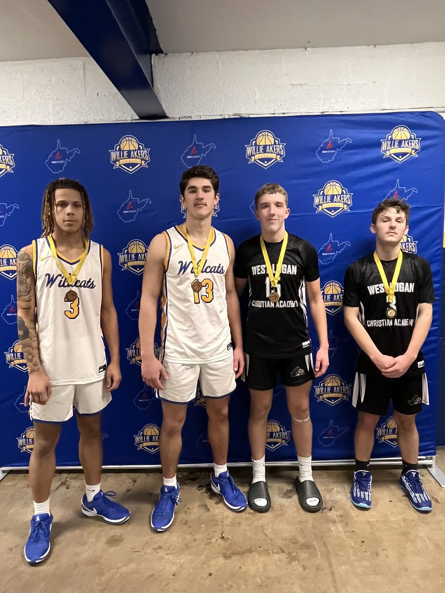 Final from Game 1 of the Willie Akers Classic: #WVPrepBB 

Logan 92-West Logan Christian 33.

Players of The Game:
LHS: Zayden Sherod with 21 points, Ivan Miller with 16 points and 8 rebounds.

WLG: Jojo Runyon with 7 points, Aiden Workman with 6 points. #304Made 🏀