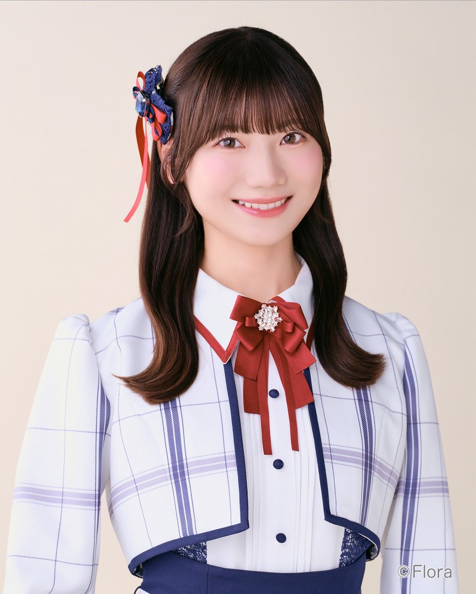昨日から壁写真が新しくなりました！✨ 改めて新衣装が可愛すぎる……！🥹