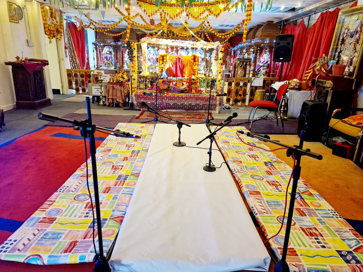 SwindonTemple's tweet photo. Stage is set for the historic, auspicious Akhand Ramayan at @SwindonTemple  starting with a sacred procession of the special Utsav moortis of Shri Ram, Laxman, and Sita ji at 11am. 
#ramJanmabhoomi #akhandRamayan https://t.co/dlMDxVAvau