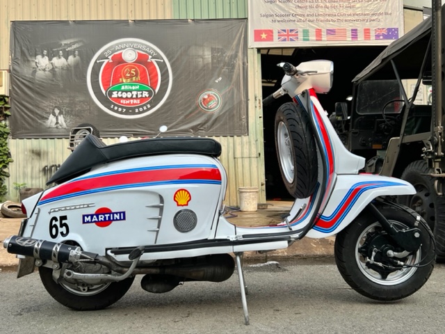 SSCvietnam's tweet photo. Four of my favourite restoration's to leave the SSC workshop from 2024... #Lambretta #Vespa #Piaggio #Custom #Paperino #Martini #SSR265 #TargaTwin #Malaguti #ssc https://t.co/iVb2DaQHdC