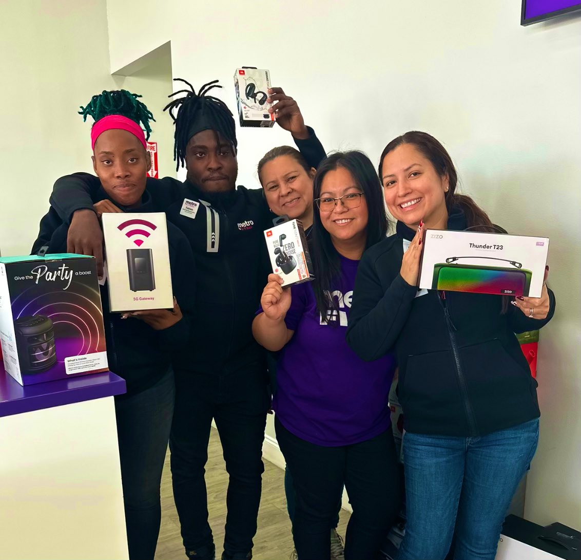 Fun day with team Jets today!! ✈️ 🛩️ ✈️  #team3h 💜