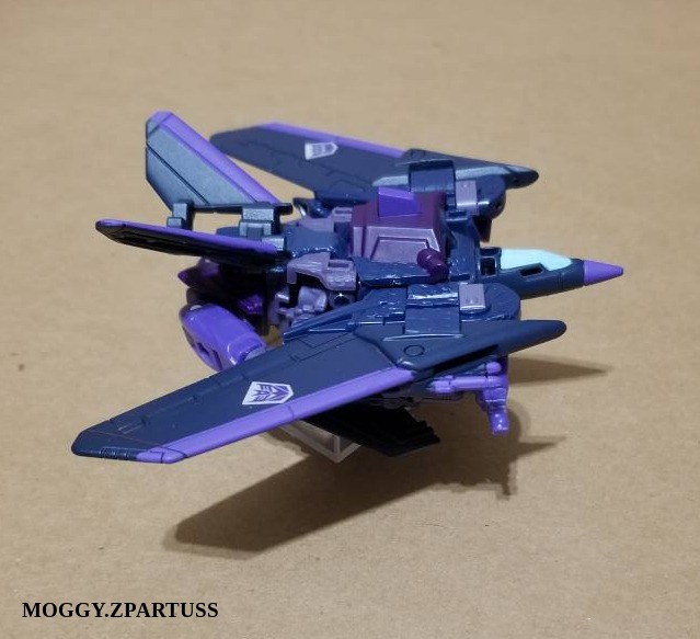 MoggyZpartuss's tweet image. Filch (Transformers: ROBOTS IN DISGUISE 2015)
LEGACY Filch,customized in Cybertronian mode. #filch #decepticon #transformers #legacy #robotsindisguise #customtoys #toycustoms #toycustomizer