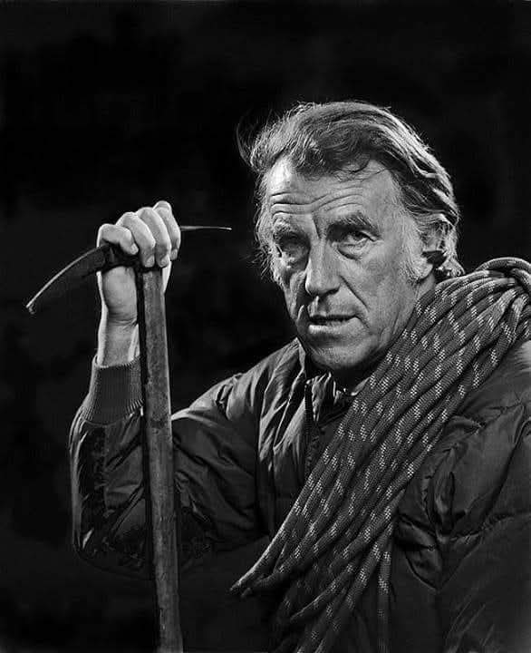 EverestToday's tweet image. Gone on this day, 11.01.2008; Edmund Hillary, climber from New Zealand, best known for the first ascent of Mt #Everest in 1953 together with his Nepali companion Tenzing Norgay Sherpa. He died on this day, aged 88. 

Photo ©: David Roberts ARPS.