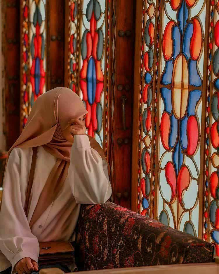 NBan00's tweet photo. نباید همه چیز را بفهمی، در ندانستن آرامش است! 

#پروفایل
#بیوگرافی 
#نرگس_بانو https://t.co/QD9DLVYekq