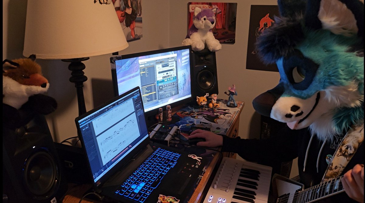 Happy #FursuitFriday!   I have been dusting off an old riff I wrote like, 6 years ago.  So far, I am liking the results.  Gonna be a solo fingerstyle piece.  O_o 

#guitar #furry #musician #music
🐺-><a href="/mixedcandy/">Mixedcandy Inc</a> #goodvibes