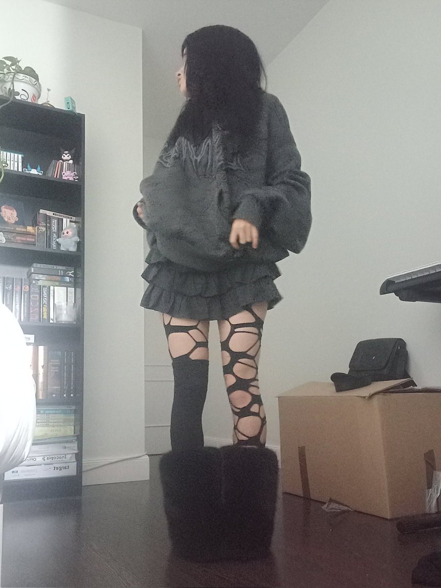 x0trash's tweet photo. tú pensando si hablarme pq no salgo de tu mente y mi mejor sumiso ve lo preciosa q estoy por videollamada todos los días, no sois lo mismo  💋💸

findom finfet sumiso financiero paypig pelele pagafantas cajero humano foot fetish pies fetiche atm saqueo https://t.co/xDKPe4AFIS