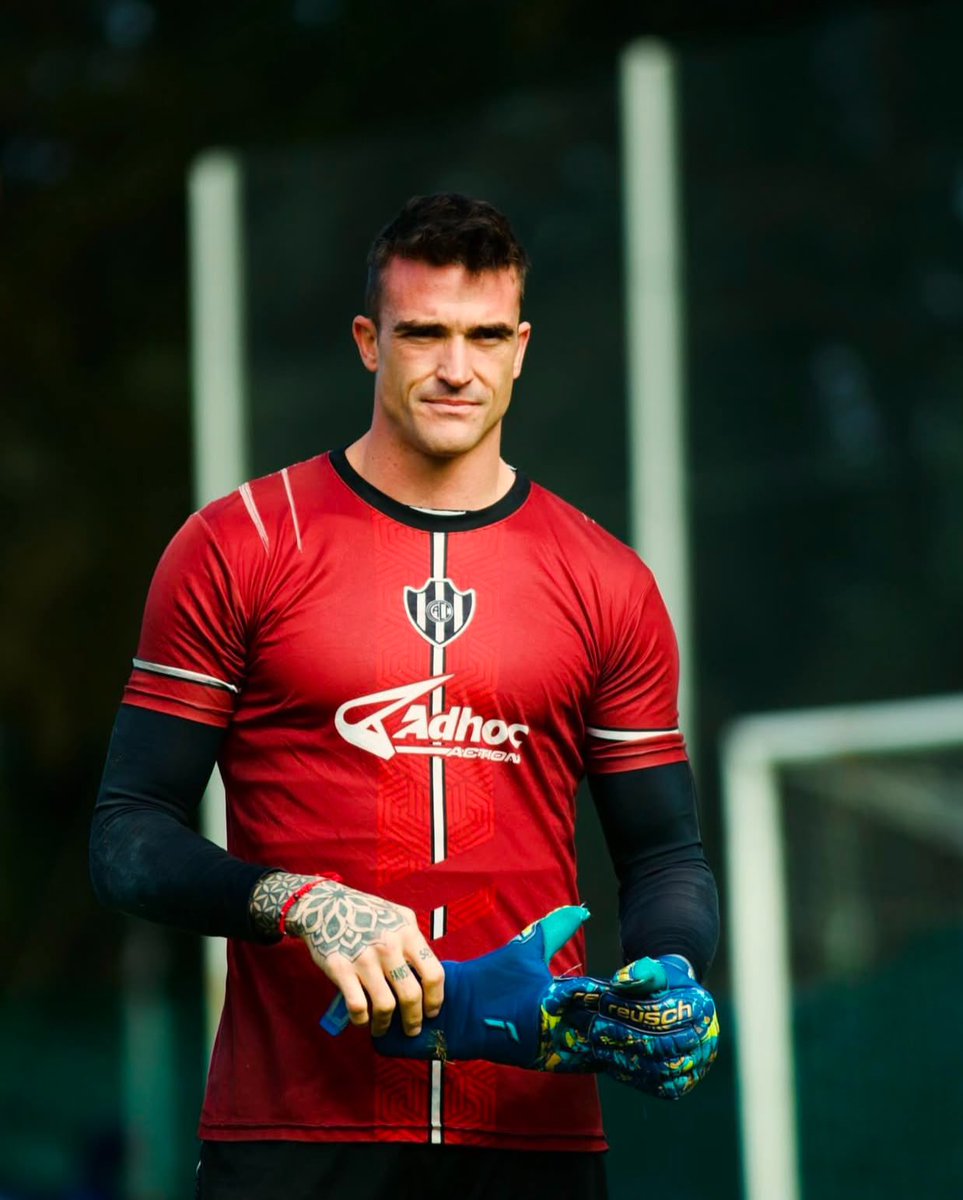 🚨 🦁 El argentino Andrés Mehring (30) sería nuevo arquero de <a href="/SantaFe/">Independiente Santa Fe</a> 

📰 <a href="/CLMerlo/">César Luis Merlo</a>