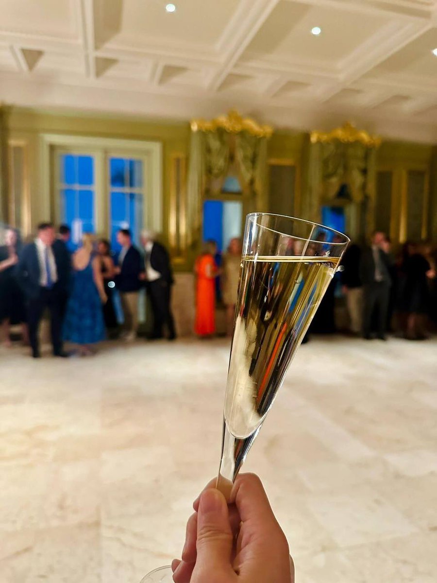 Jennifer Anstion (@jennfer63736) on Twitter photo 