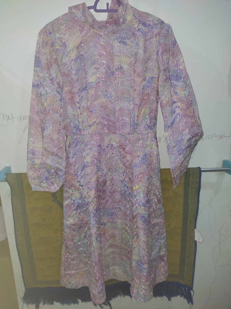 Asyayang99's tweet image. Anyone pakai dress size S or XS?

Nk let go this dress for RM12 Inc postage. X pernah pakai sebb x lepas zip 😭

Sulam penuh atas bawah sampai ke lengan. Sumpah cantik. Tapi sayang Asya x muat 😭

#prelove #prelovedress