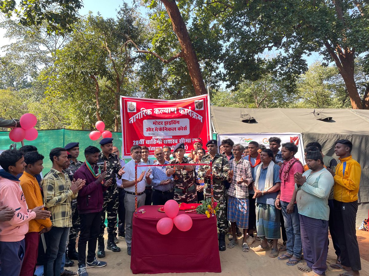 28bnssb's tweet image. दिनांक 08/01/25 को 28वी वाहिनी मुख्यालय,स.सी.ब.अंतागढ़(छ.ग.)के अंतर्गत आने वाली COB भैयासाल्हेभाट/पादरगांव में #CAP24-25 के तहत एक माह का मोटर ड्राइविंग/मोटर मैकेनिक कोर्स तथा प्लम्बिंग कोर्स प्रशिक्षण का शुभारंभ किया गया lजिसमें #LWE के कुल 60 युवक प्रशिक्षण प्राप्त कर रहे हैं l