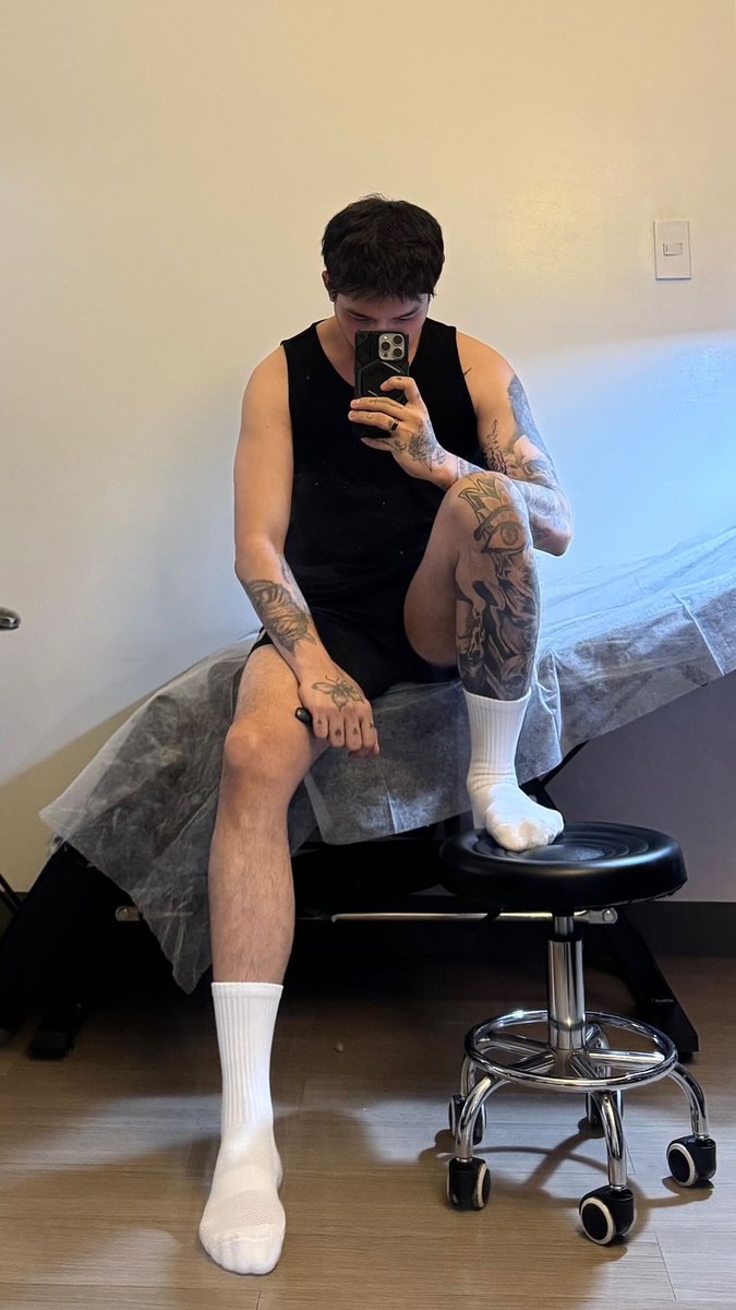 Topheryasis's tweet photo. Session 🖋️ https://t.co/xXSsYVykxv