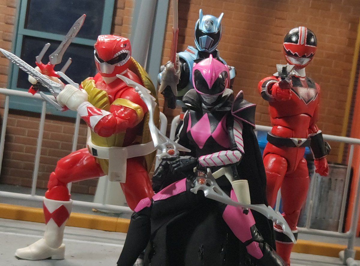 XombieZach's tweet photo. Just a few quick shots while I'm working on some other ideas. Just because I quit IG,doesn't mean I quit taking pics.
#powerrangers
#quantumranger
#shadowranger
#rangerslayer
#teenagemutantninjaturtles
#tmnt
#toyphotography https://t.co/pQJOHKJFT2