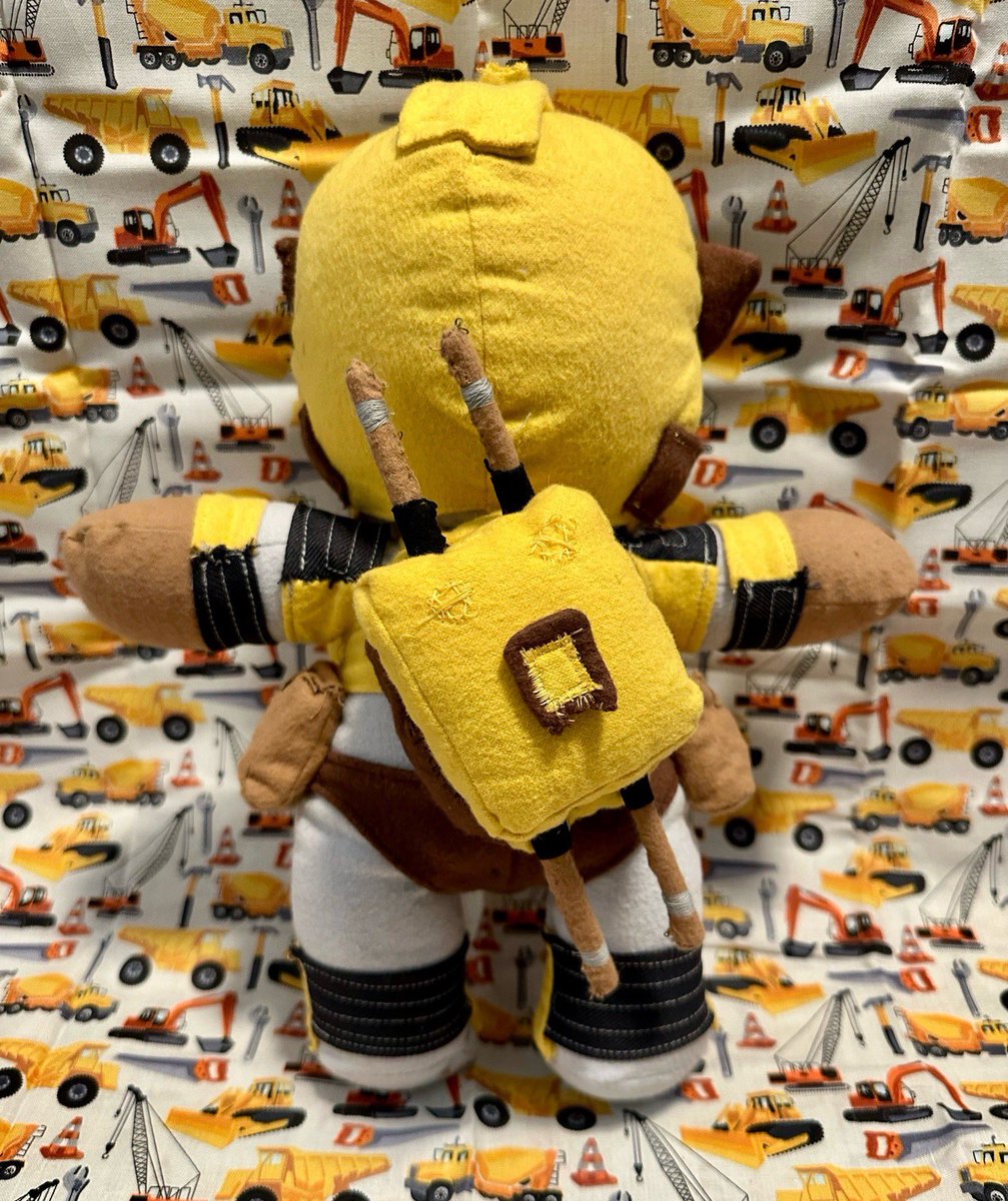 technoblade's tweet photo. Finally finished my Technoblade OC plushie. Learned a lot, excited to make more and keep improving. It was fun. #maccadam #transformers #transformersoc #armorsart #plushies https://t.co/3OxaFYk72T