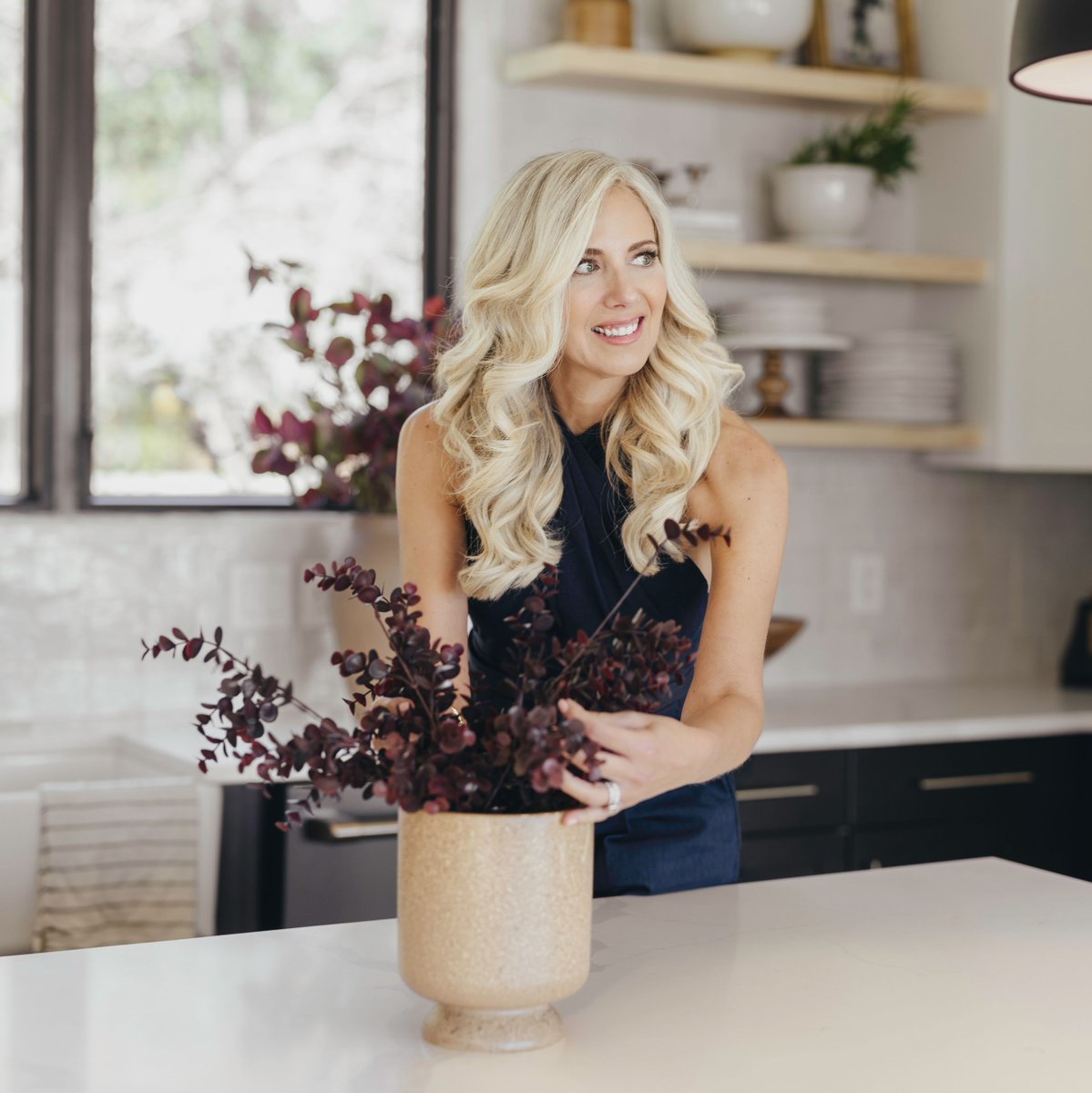 Selling in 2025? 🏡

🔑 Stay ahead with market trends.
📈 Price it right for success.
🛠️ Simple upgrades = big impact.
📣 Pro marketing = max exposure.
🤝 Local experts, Sunny Darden Group, are here for you!

Message us to start! 💬✨

#SellingYourHome #RealEstate2025