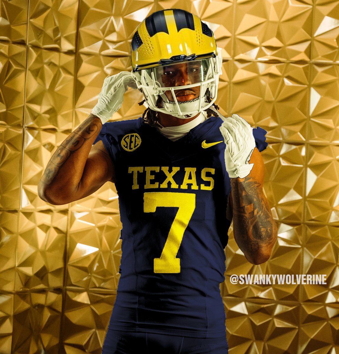 Texas needs a simple uniform change at the half to win