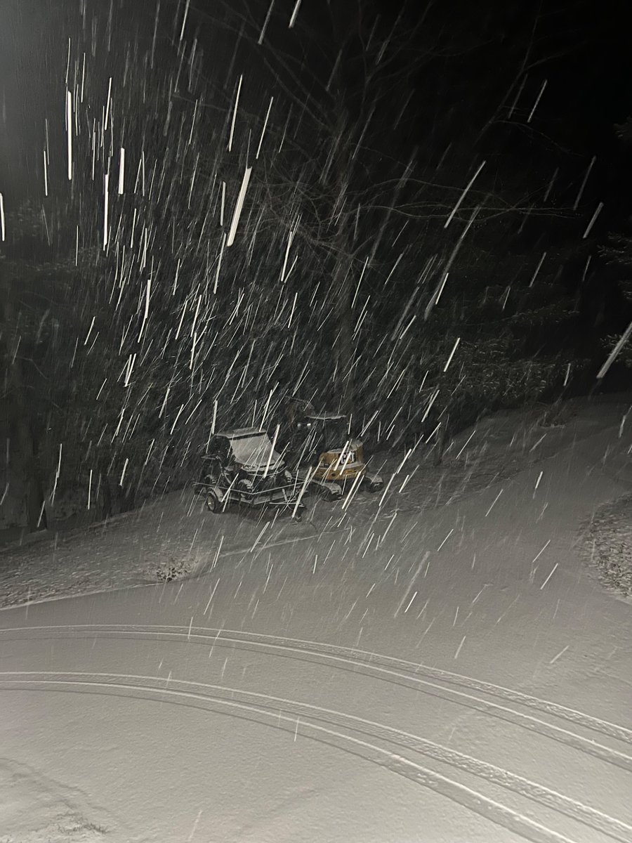 Still snowing moderately just different view