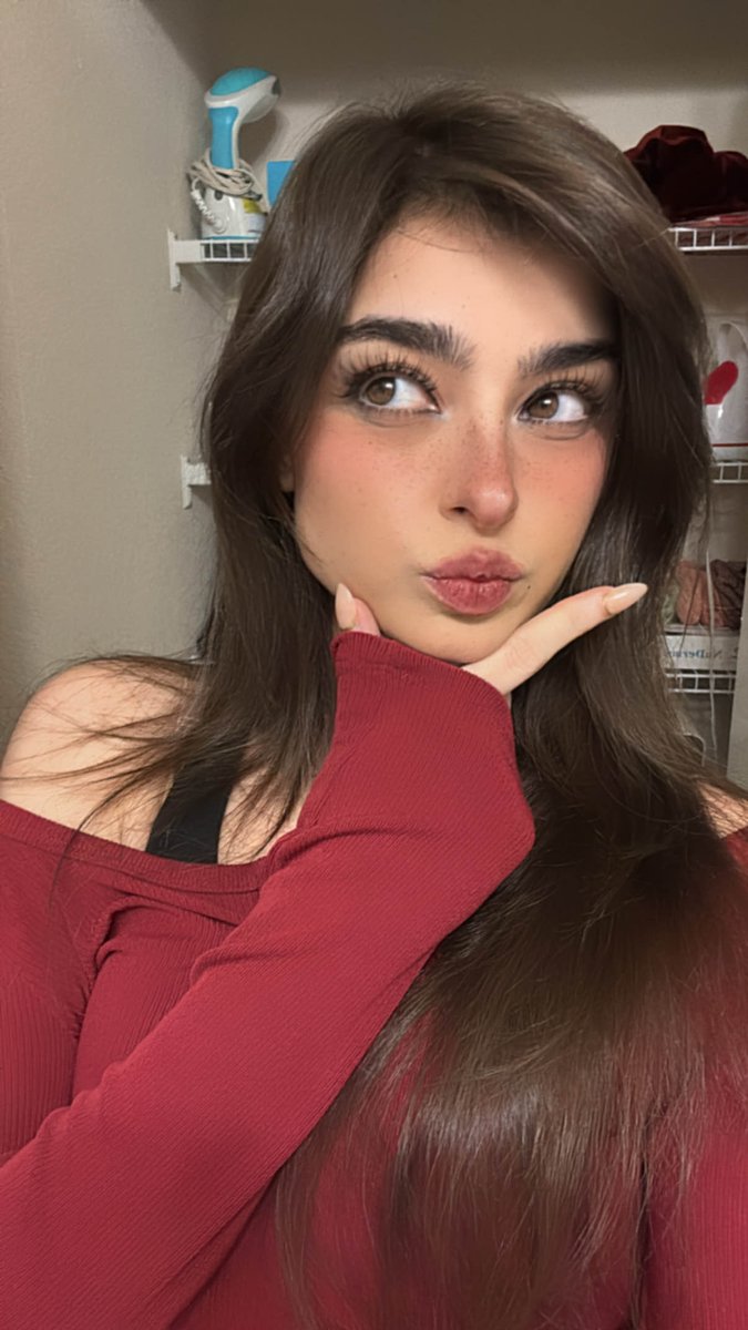 DeputyARUUU's tweet image. MULTI ASS MODEL FOR MARVELS RIVALS IS PLAYING WITH HER ASS IN MARVEL RIVALS FOR THE VERY FIRST TIME LFGGGGGGGG (say it 5x times i dare you) LIVE NOW AT TWITCH.TV/ARUUU

we're gonna look at all the new skins &amp;amp; try out Sue Storm!!! :D YIPPIEEEEEEEEEEEE~