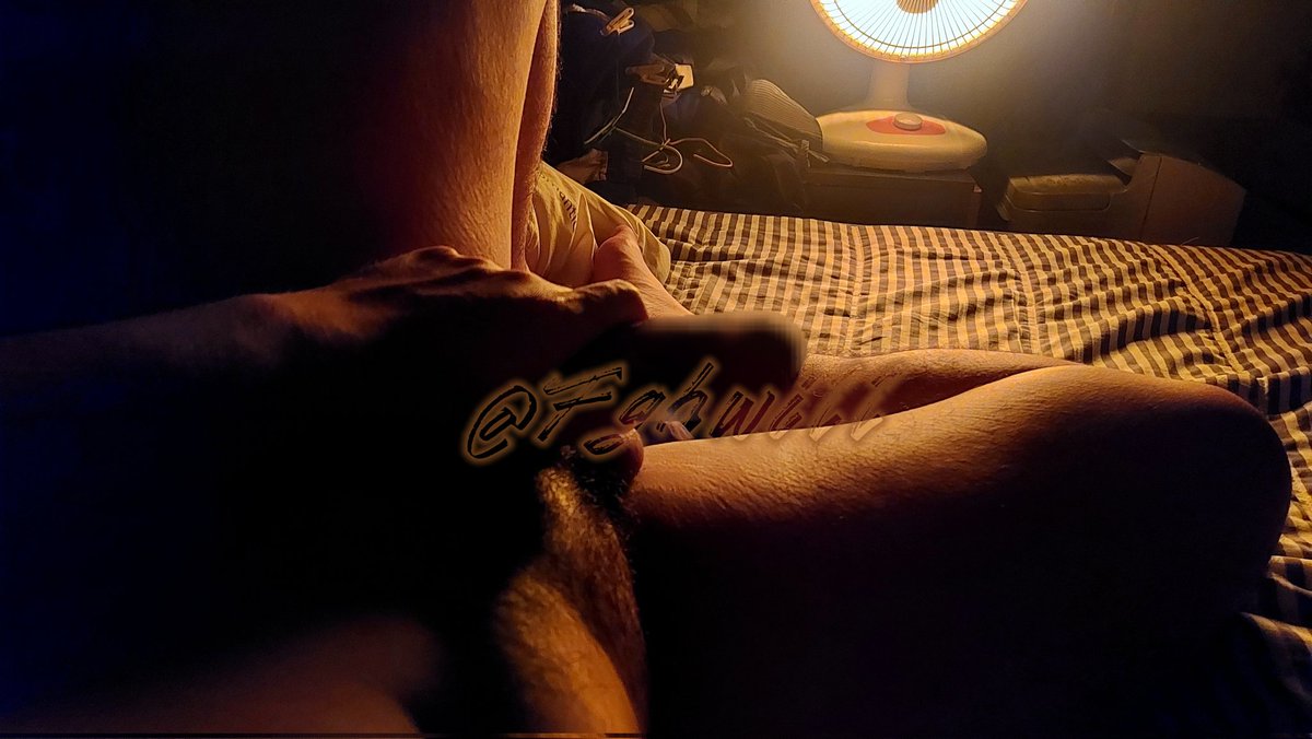 原來你有戴眼鏡歐？你戴跟不戴差好多，不戴凶神惡煞，戴了很斯文。
：對啊我通常都不戴😋😋😋

好冷好冷，需要溫暖